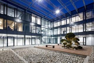 Biurowiec i hala Puccini w Skarbimierzycach