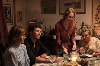 M jak miłość odc. 1781.Marcin (Mikołaj Roznerski), Kama (Michalina Sosna), ciotki Kamy (Gizella Bortel, Agata Jakoniuk)