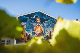 Mural Ignacego Łukasiewicza przy ul. Wąskiej