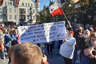 Demonstracja pod Sądem Rejonowym w Środzie Wielkopolskiej! Elena wróć! 