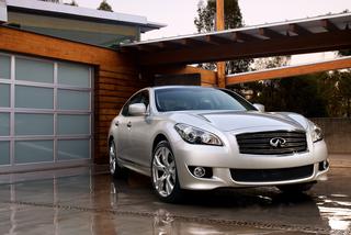 Infiniti M