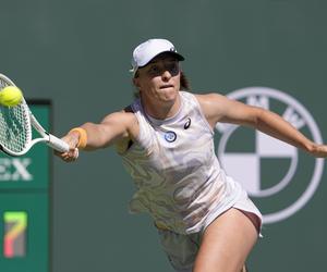 Iga Świątek zagra w półfinale Indian Wells! Rozpędzona Polka ograła Rumunkę! Świątek - Cirstea WYNIK RELACJA NA ŻYWO