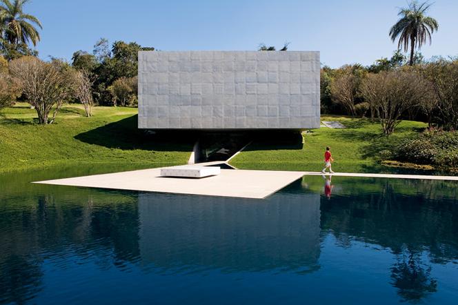 Współczesna architektura Brazylii: Galeria Adriana Varejão (2004-2008), Inhotim, Rodrigo Cerviño Lopez, © Leonardo Finotti, materiały prasowe Deutsches Architekturmuseum