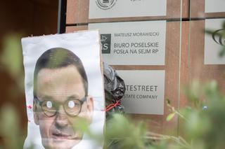 Kolejka po tani węgiel od Morawieckiego. Związkowcy: Szpitale, szkoły - pół Polski błaga nas o węgiel