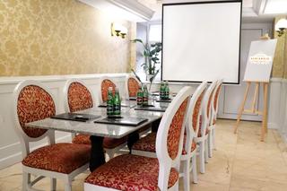 To najstarsza kawiarnia we Wrocławiu. Powstała jeszcze za czasów Breslau. Byłeś tam? 