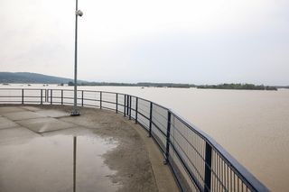 Powódź w Polsce to atrakcja turystyczna? Niebezpieczna turystyka powodziowa zaczyna być coraz popularniejsza