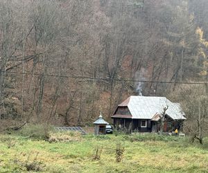 Najpiękniejsza wieś w Małopolsce zachwyca także jesienią. Leży na Szlaku Orlich Gniazd