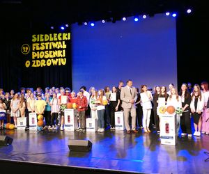 Propagowanie zdrowego stylu życia w tak wdzięcznej formie jak piosenka zyskało przez lata wielu zwolenników i co roku gromadzi chętnych do śpiewania. 
