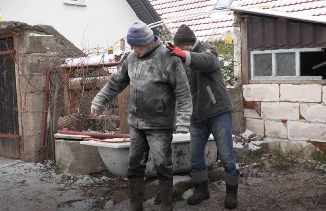 Rolnicy. Podlasie. Andrzej z Plutycz mocno pilnuje porządku. "Bo siostra..."