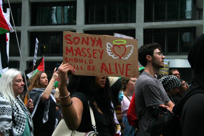 Ponad 100 tysięcy demonstrantów zjedzie do Chicago