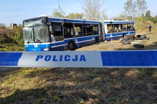 Tak wygląda autobus po wybuchu bomby, którą chciał stworzyć Paweł R.