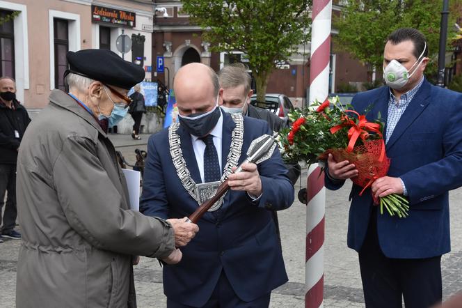 Rocznica zakończenia II Wojny Światowej. Uroczystości pod Pomnikiem Żołnierza Polskiego w Grudziądzu