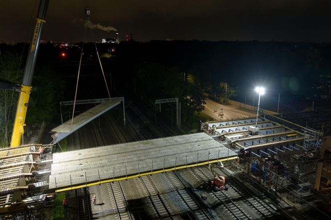 Budowa wiaduktu w ul. Chełmżyńskiej w Warszawie