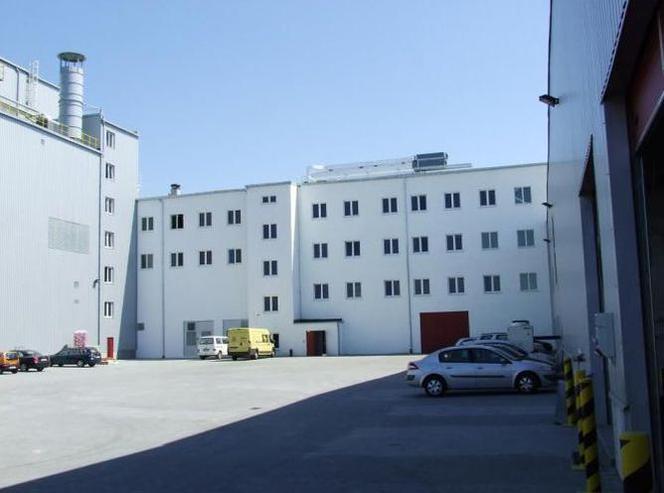 Hala produkcyjna z budynkiem biurowym