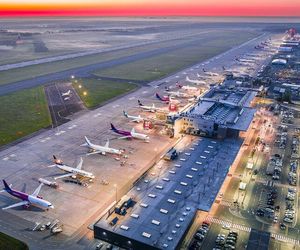 Międzynarodowy Port Lotniczy Katowice w Pyrzowicach ma drogę startową o długości 3200 m