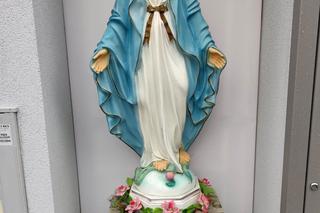 Okrutnie oszpecili figurę Matki Boskiej. Ohyda, profanacja, masakra. Mieszkańcy aż łapią się za głowy!