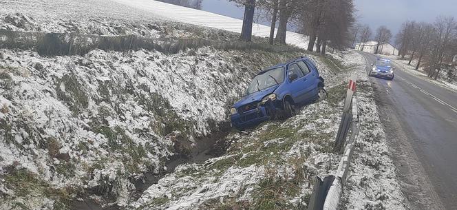 Zima zaskakuje nie tylko drogowców. Kierowców również