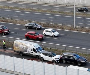 Zderzenie trzech aut na S2. Lądował śmigłowiec LPR