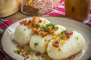 Kartacze to najlepsza potrawa regionalna na Podlasiu według AI. To danie podbija serca smakoszy