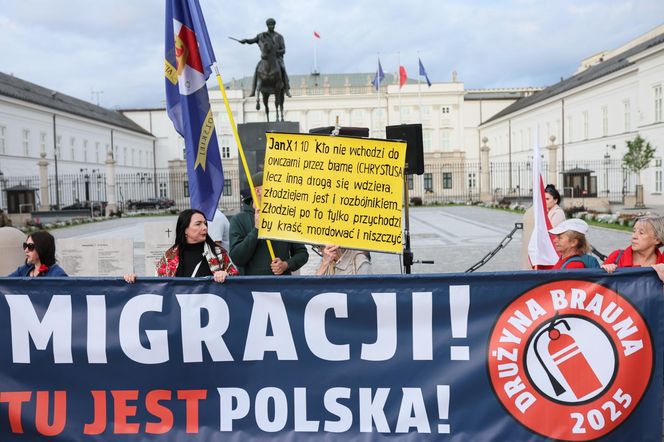 W Warszawie odbył się antyimigrancki marsz i kontrmanifestacja. Pojawiło się kilka tysięcy osób