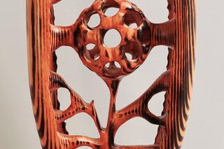 Podlaski rzeźbiarz tworzy prace z drewna