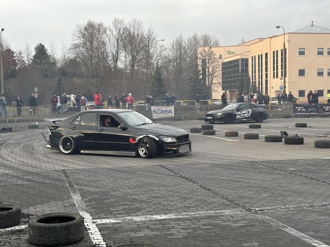 Finał WOŚP w Olsztynie. Występy artystyczne w Kortosferze i driftowanie na parkingu UWM [ZDJĘCIA]