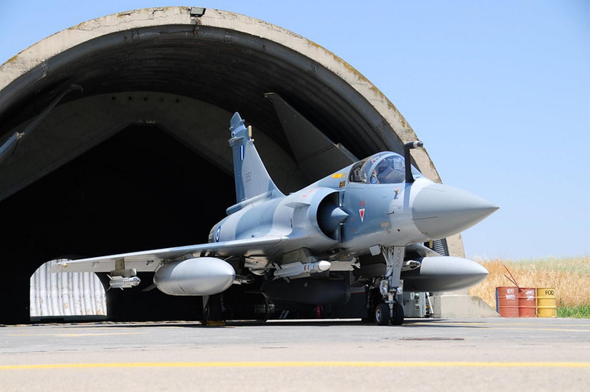 Samolot Mirage 2000