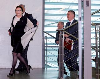 WŁADZA ŻRE NA TWÓJ KOSZT