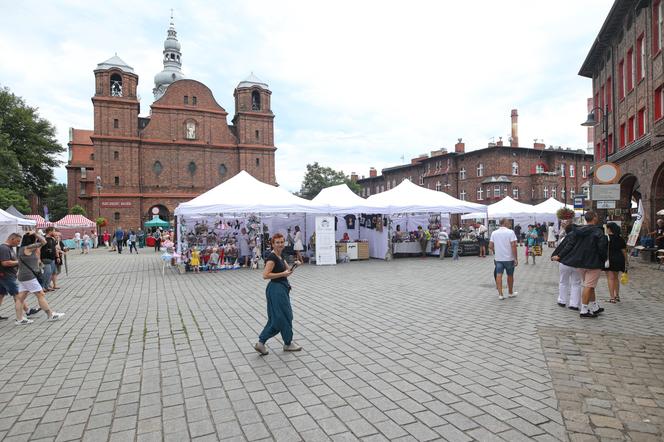 Jarmark u Babci Anny na Nikiszu 2024: Blisko 170 wystawców, koncerty i pyszne maszkiety ZDJĘCIA