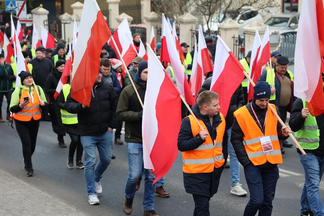 Protest rolników 20 marca w Lublinie. Przeszli ulicami miasta pod LUW