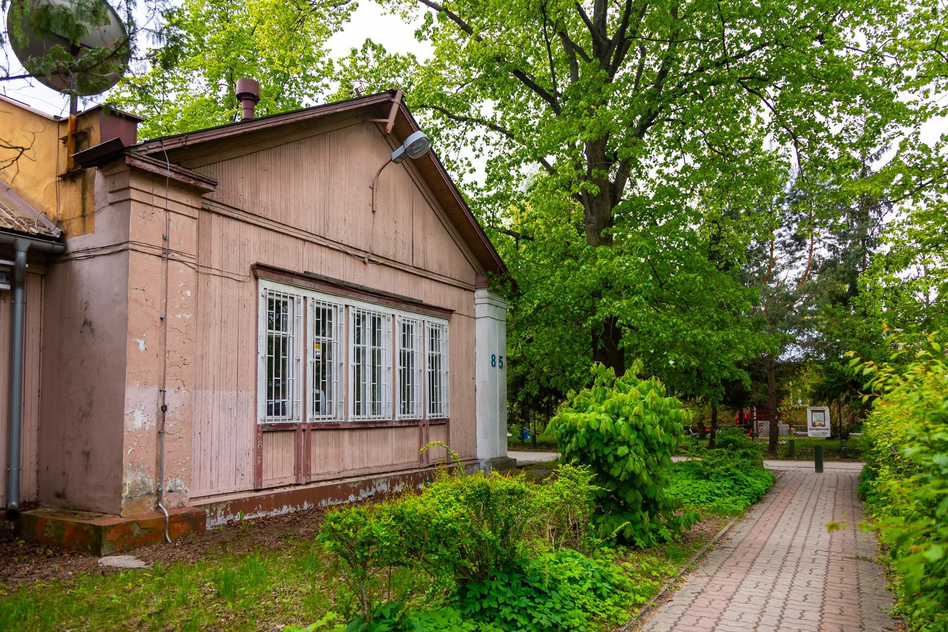 Osiedle "Przyjaźń" w Warszawie - zobacz zdjęcia drewnianej enklawy wśród zieleni