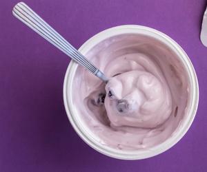 Regularne jedzenie jogurtu zapobiega groźnej chorobie? Specjaliści znają odpowiedź