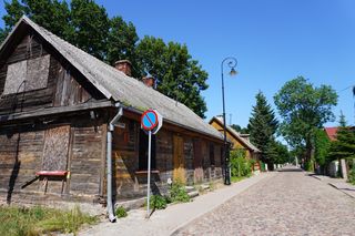 Drewniana wieś w centrum Białegostoku. Tu poczujesz się jak na planie Znachora!