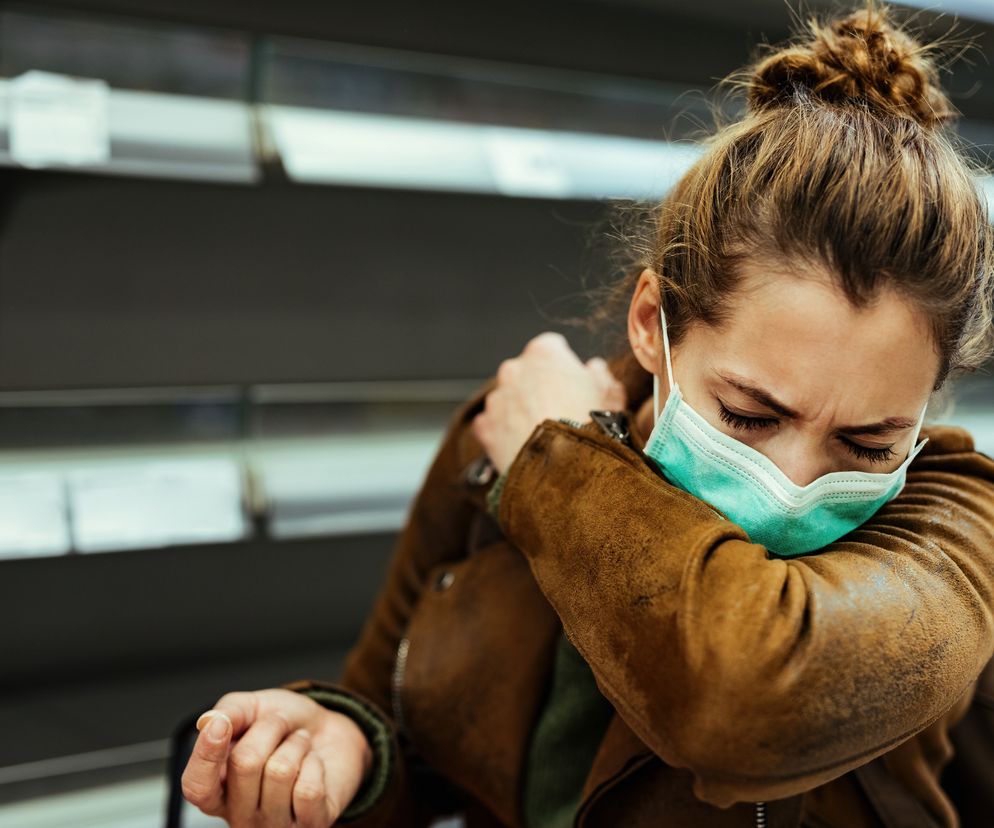 Który wariant powoduje mniejsze zniszczenia w płucach – Omikron czy Delta? 