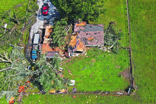 18 ofiar burz i tornad