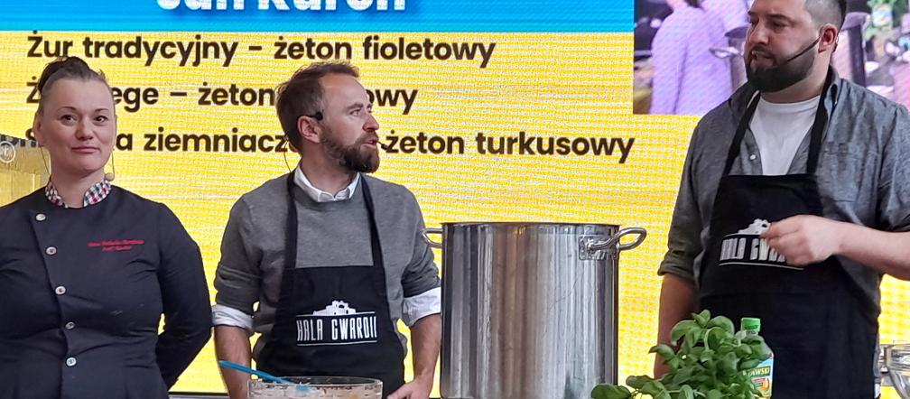  Wielkie gotowanie dla Ukrainy. Wiceprezydent Warszawy ugotował żurek