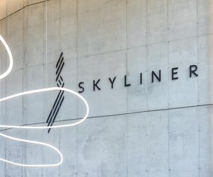 Skyliner. Wnętrza