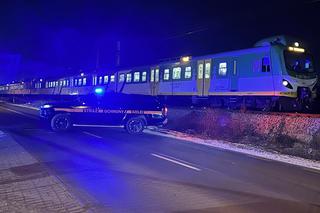 Makabryczny wypadek w Duchnicach. Pod kołami pociągu znalazł się mężczyzna. Nie żyje