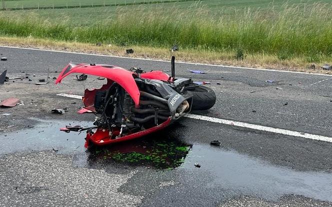 Kobieta i mężczyzna nie żyją. Z maszyn zostały strzępy