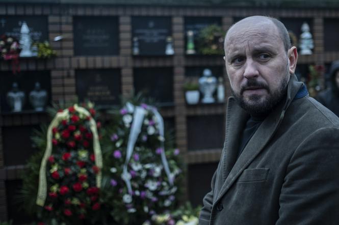 Koniec Kodu genetycznego. Pogrzeb Izy i szokująca ciąża kochanki Tomasza. TVN zawiesza serial po 4 odcinku 