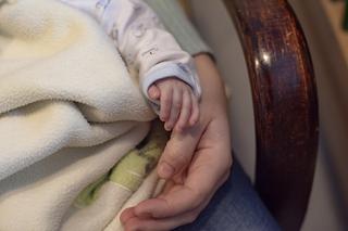 Ten wyjątkowy czas trwa w Fundacji Gajusz cały rok. Przygotowują rodziców na odejście dziecka...