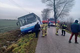 Wypadek autobusu szkolnego w Gąsiorowie