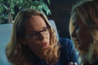 M jak miłość odc. 1674. Julia (Marta Chodorowska), Sylwia (Hanna Turnau)