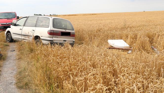 Chciał ukraść samochód. Tak zmęczył się tym włamem, że zasnął w cudzym garażu