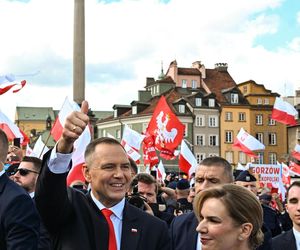 Uroczyste wejście Pary Prezydenckiej do Pałacu Prezydenckiego. Przemarsz ulicami Warszawy