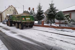 Atak zimy na drogach. Nie obyło się bez kolizji