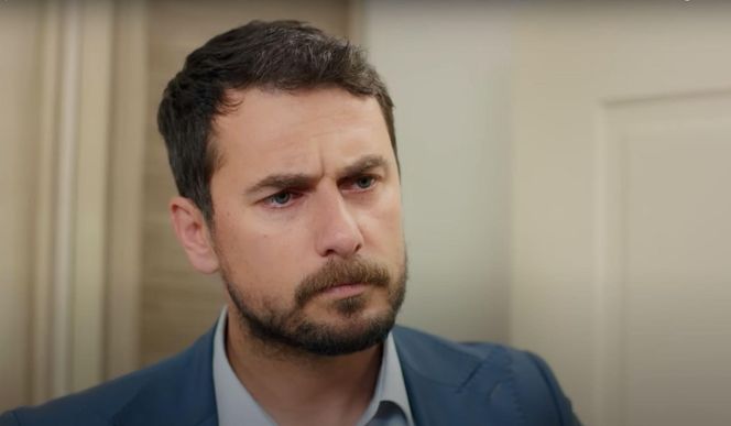 Policja znajduje ciało porywacza Ragipa i przychodzi po Melis. Ta chwyta za broń! Szybko okazuje się jednak, że to tylko zły sen Feraye.