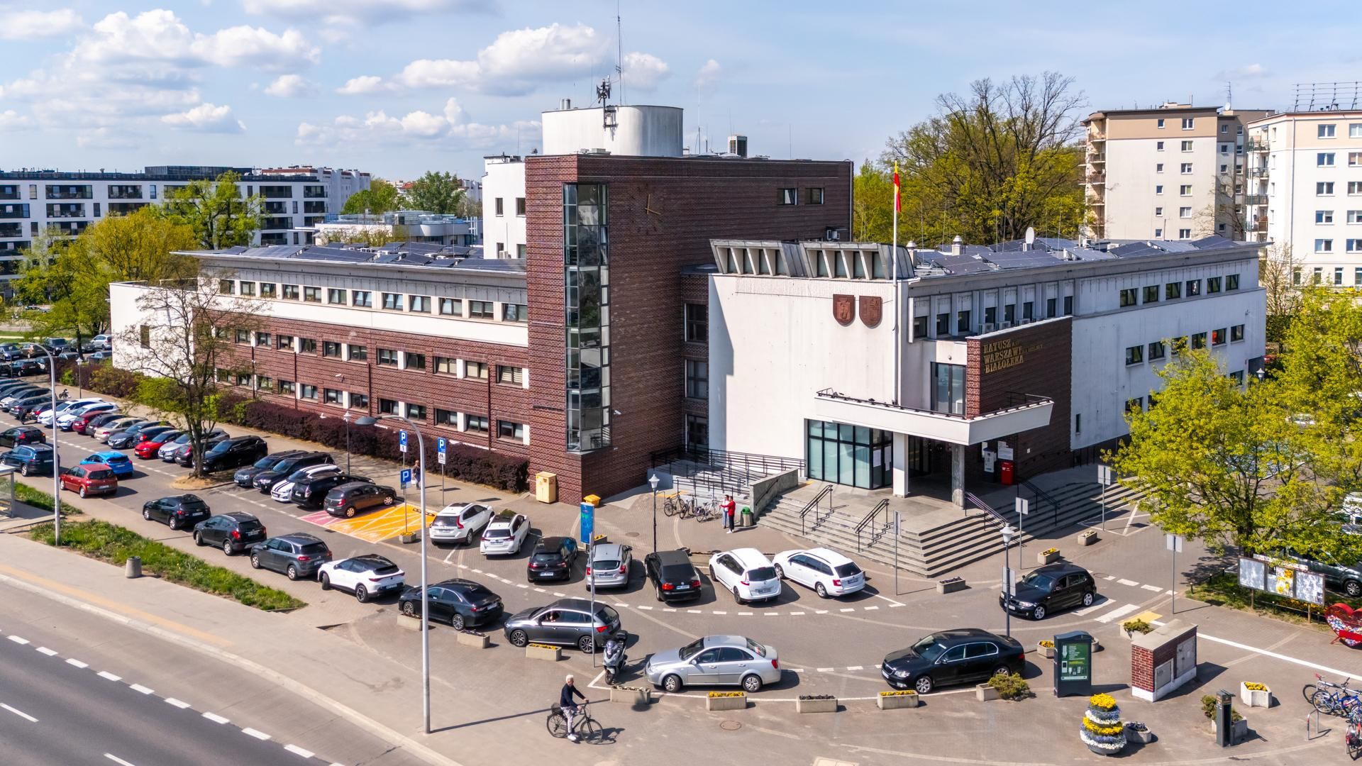 Ratusz dzielnicy Białołęka w Warszawie