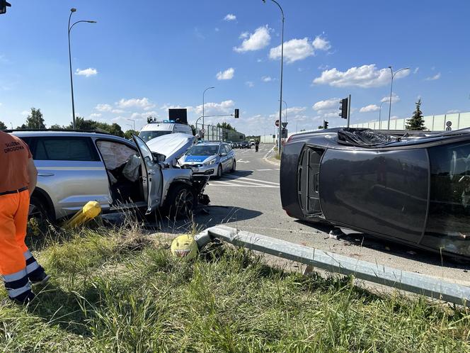 Potworny wypadek pod Legionowem, troje dzieci w szpitalu