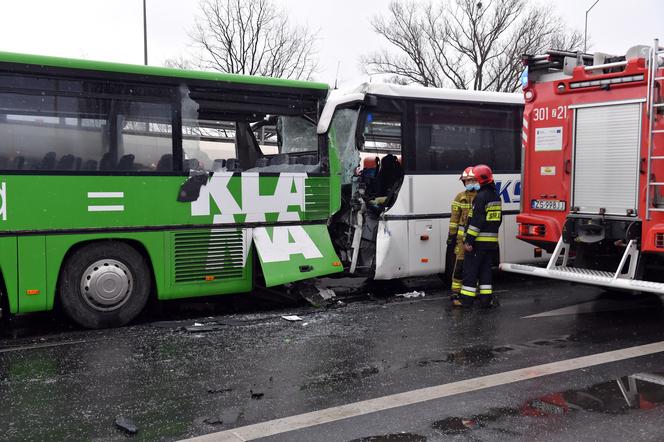  Miejsce zderzenia dwóch autobusów na ul. Gdańskiej w Szczecinie